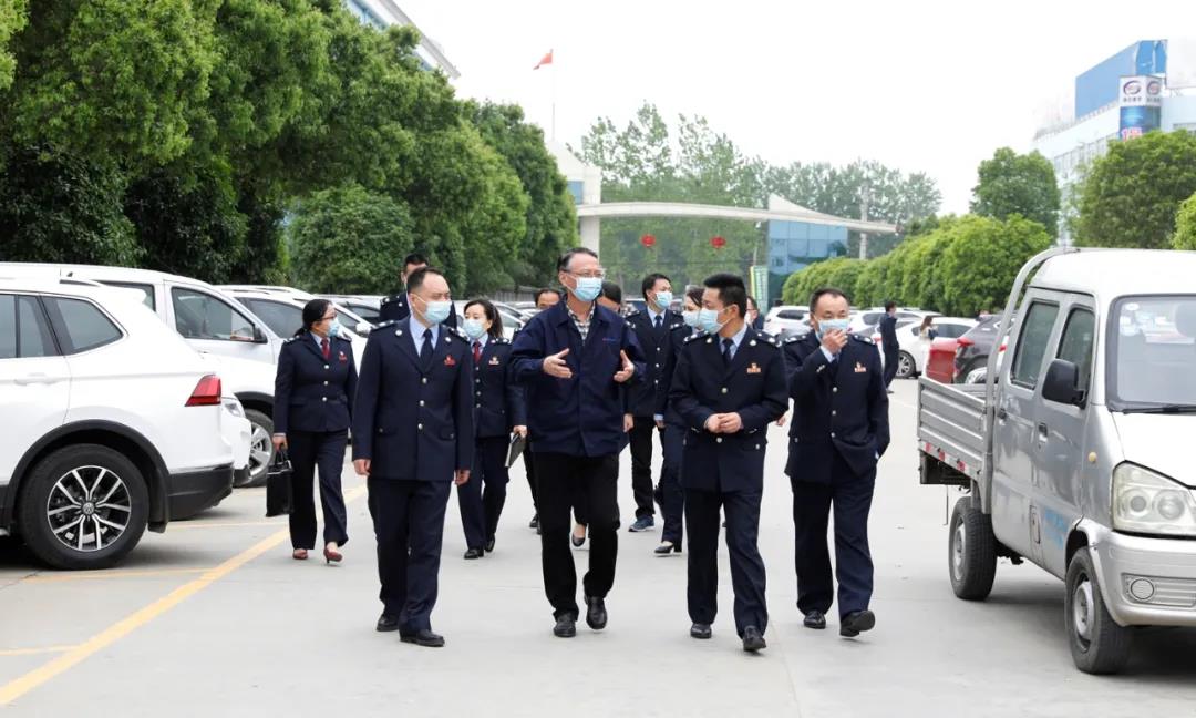 隨州市稅務(wù)局與程力汽車集團(tuán)共同舉辦“減稅費(fèi)優(yōu)服務(wù)，助復(fù)產(chǎn)促發(fā)展 ”