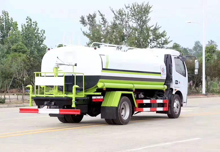 東風(fēng)天錦抑塵車(chē)后面圖
