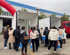 真發(fā)泡聚氨酯冷藏車，一車能頂兩車用