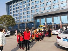 隨州齊星幼兒園參觀程力集團(tuán)學(xué)習(xí)專(zhuān)用汽車(chē)