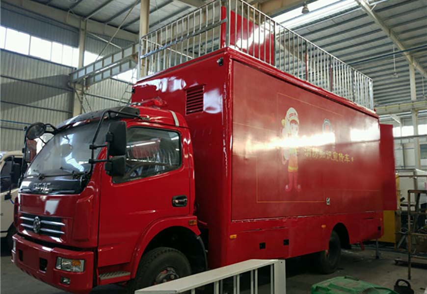 東風(fēng)多利卡廣告宣傳車(chē)
